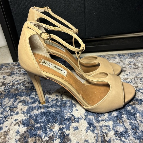 Steve Madden Saally Nude Strappy Peep Toe Heels Size 7.5 - Picture 1 of 11